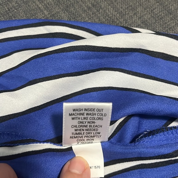 Dana Buchman Zebra Print Charmeuse Sleeveless Blouse Blue White Large XL - Picture 5 of 5